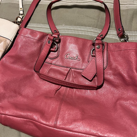 Coach purse with removable shoulder straps - Picture 1 of 3